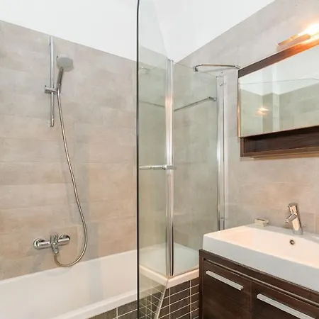 Omolos House Vila *